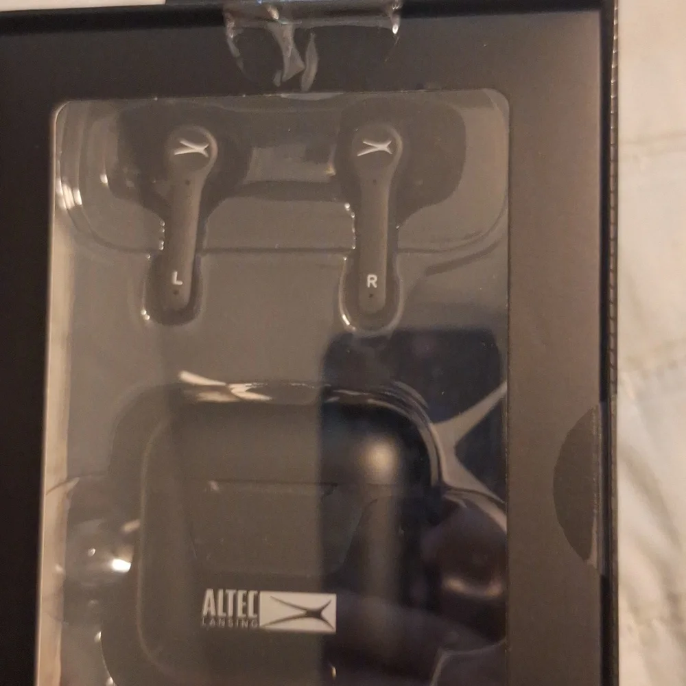 Black Wireless Earphones